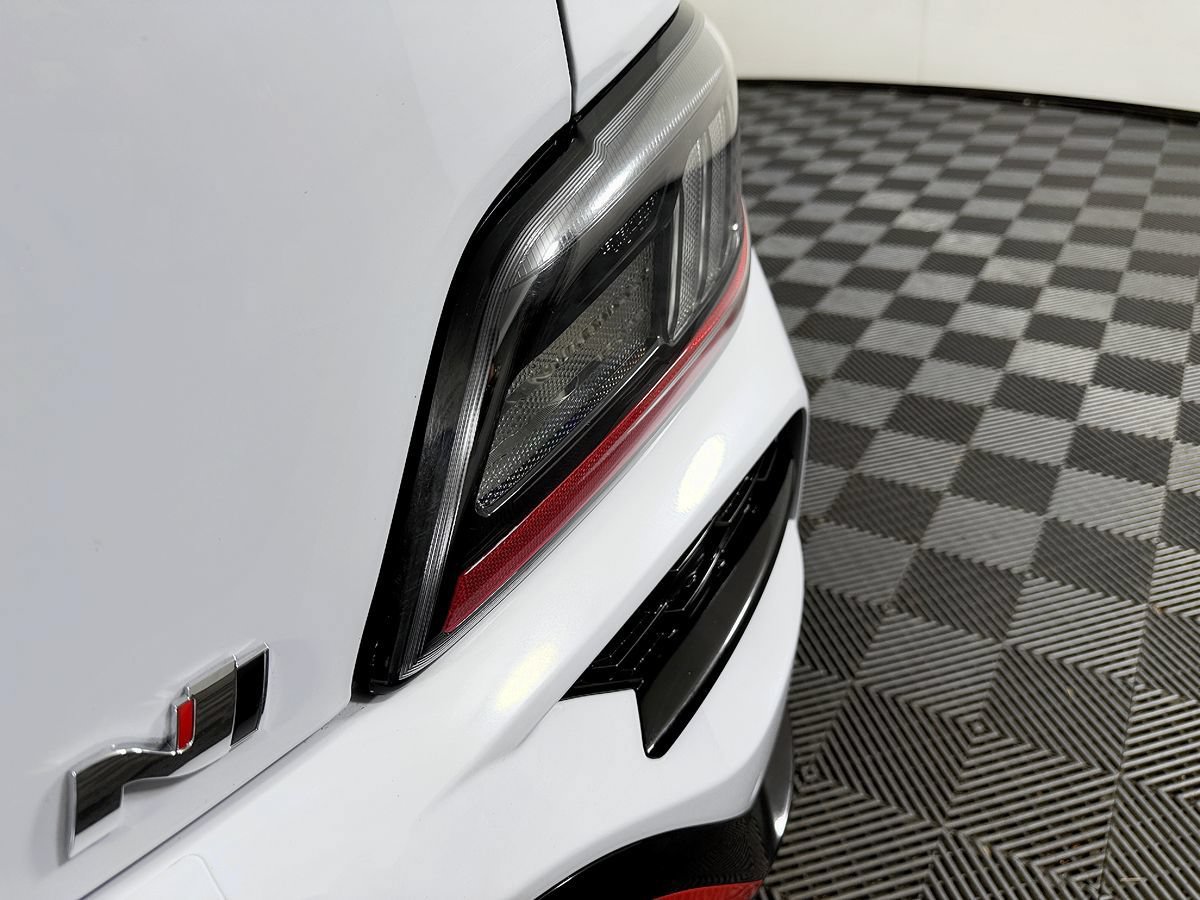 Used 2022 Hyundai Kona N FWD image 11