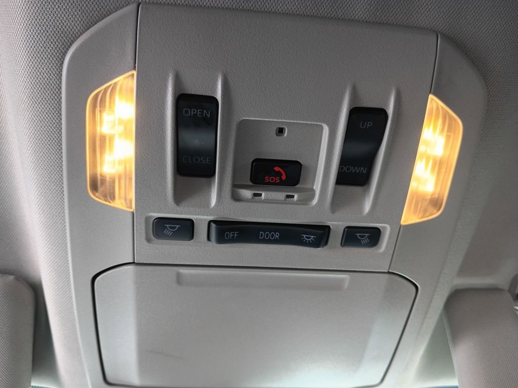 Used 2024 Toyota Highlander XLE image 31