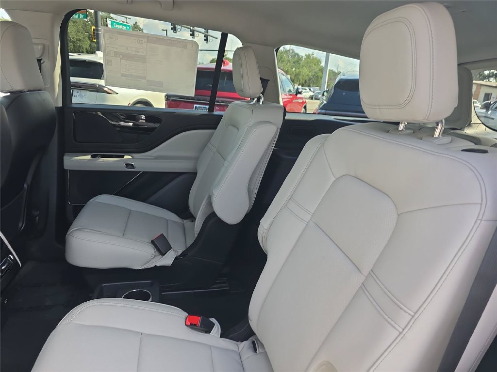 New 2027 Lincoln Aviator 2WD image 12