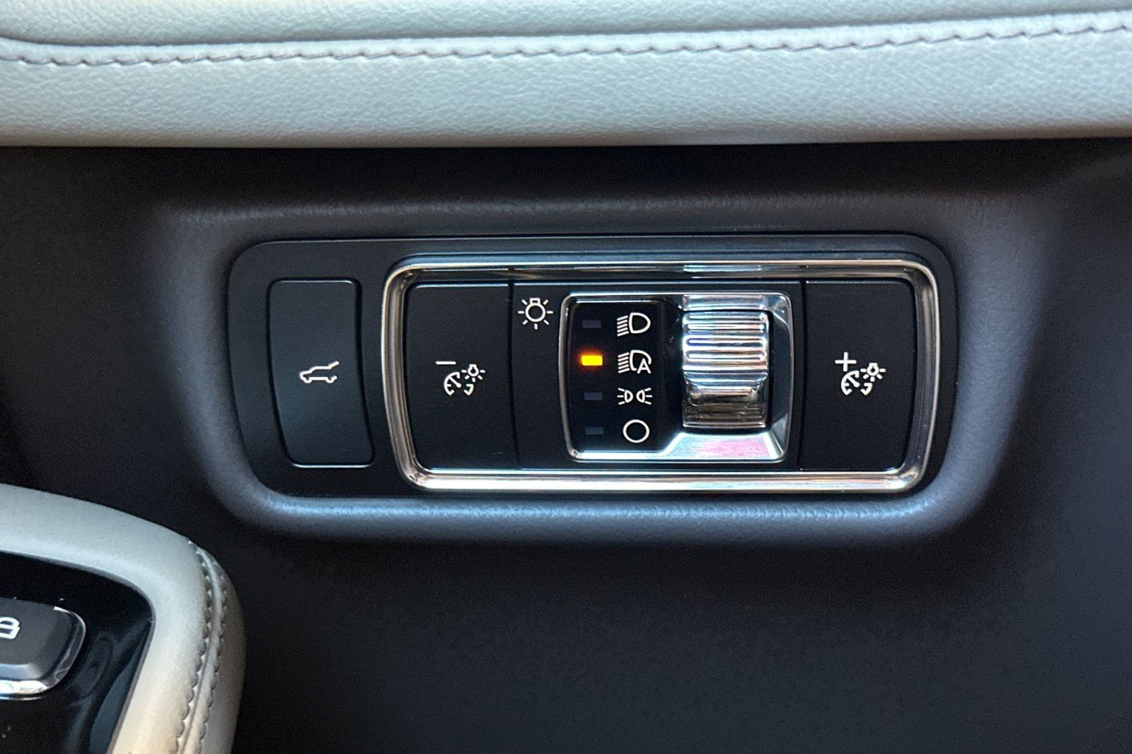 Used 2023 Lincoln Aviator Reserve w/ Equipment Group 201A RWD image 33