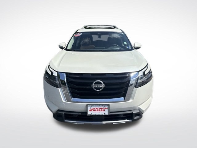 Used 2024 Nissan Pathfinder Platinum w/ Cargo Package AWD/4WD image 3