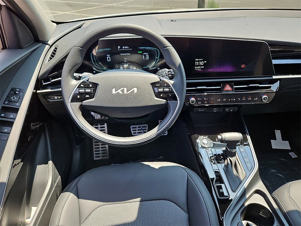 New 2025 Kia Niro EX Touring image 8