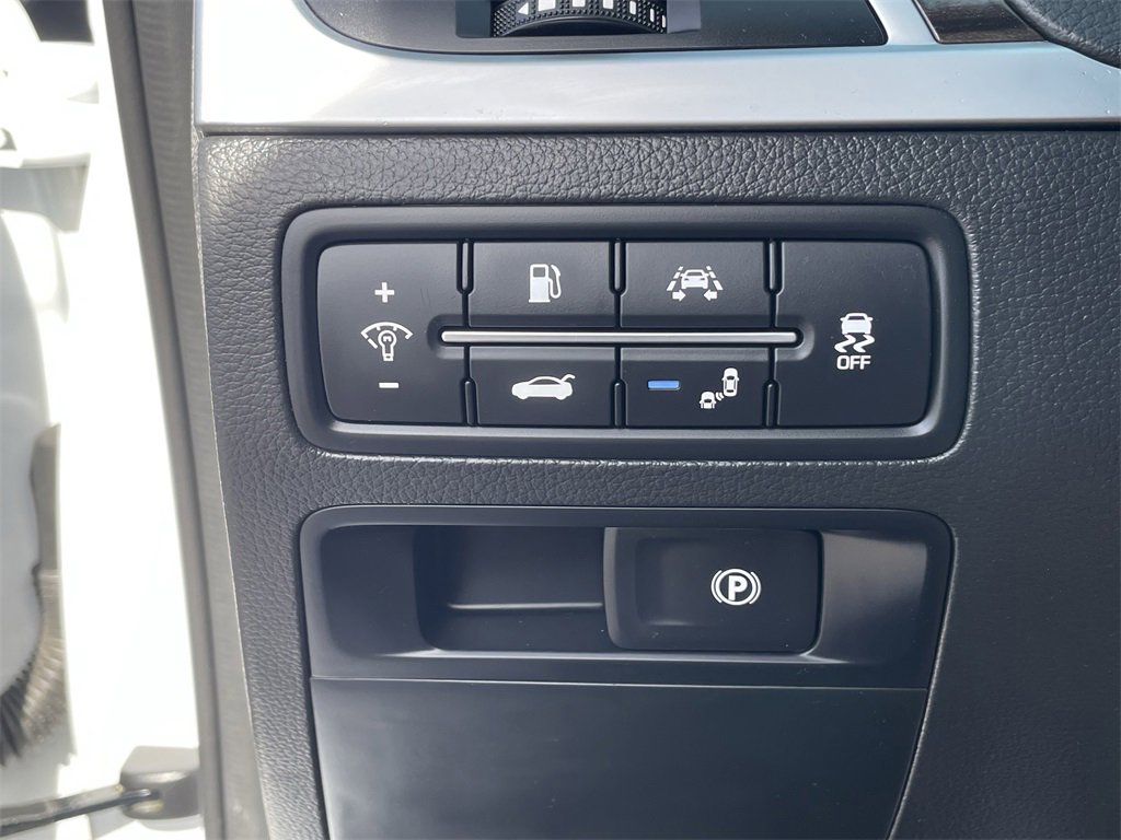 Used 2017 Genesis G80 3.8 image 30