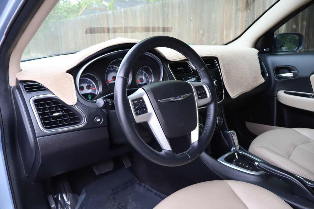Used 2014 Chrysler 200 Limited FWD image 15