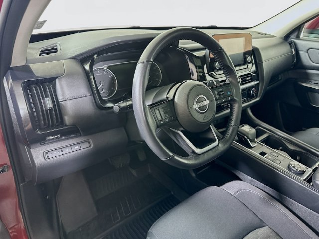 Used 2022 Nissan Pathfinder SV w/ SV Premium Package AWD/4WD image 13