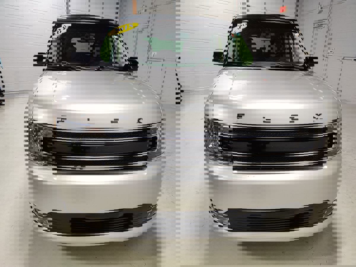 Used 2018 Ford Flex SEL w/ Equipment Group 202A image 3