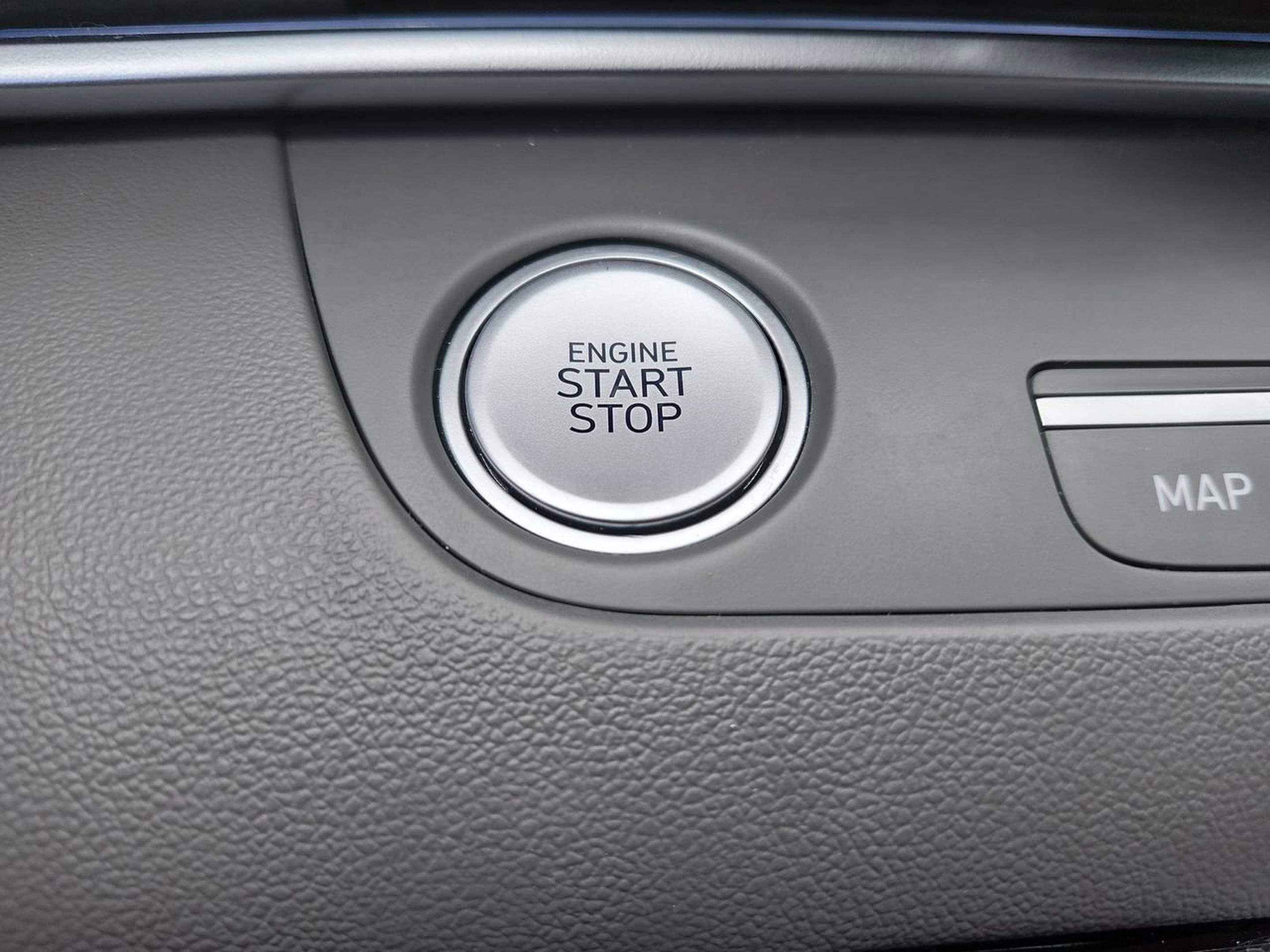 Certified 2024 Hyundai Elantra SEL w/ Convenience Package image 30