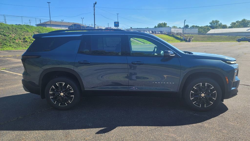 New 2026 Chevrolet Traverse LT w/ Sun and Wheel Package image 14