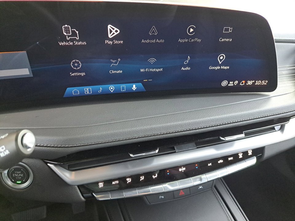 Used 2025 Cadillac XT4 Premium Luxury image 28