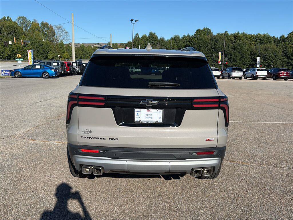 Used 2026 Chevrolet Traverse Z71 w/ Driver Confidence Package AWD/4WD image 4