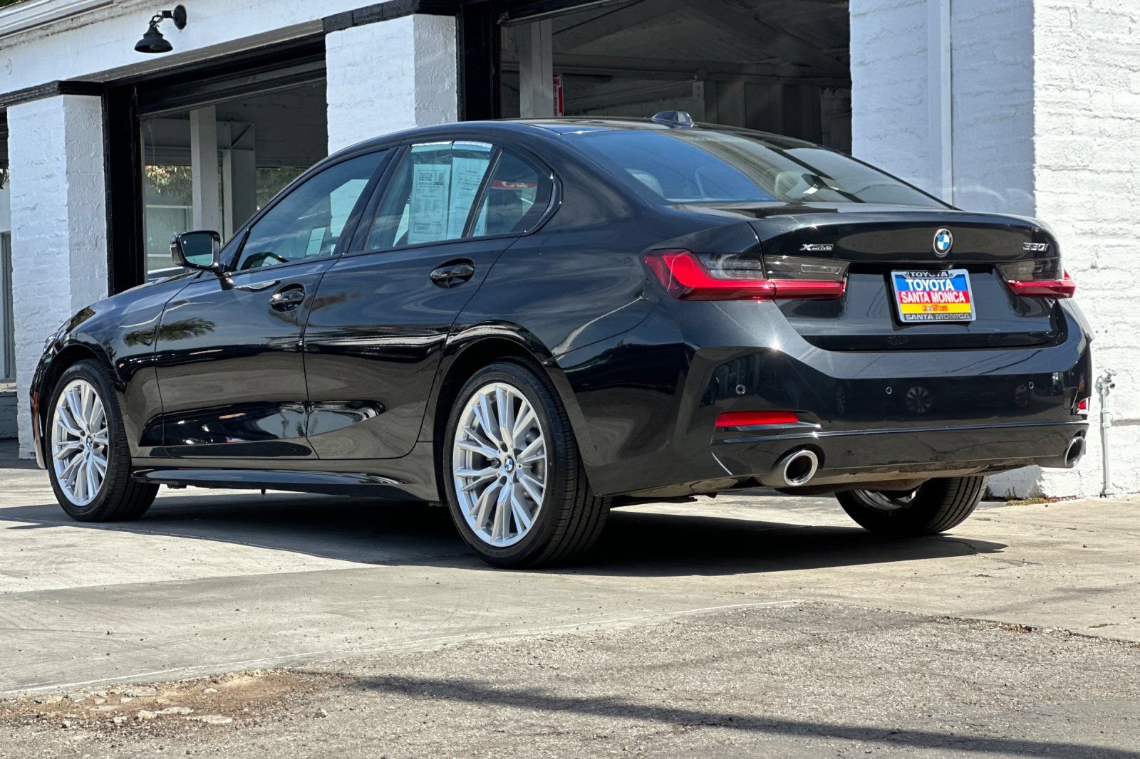 Used 2023 BMW 330i xDrive Sedan w/ Driving Assistance Package AWD/4WD image 6