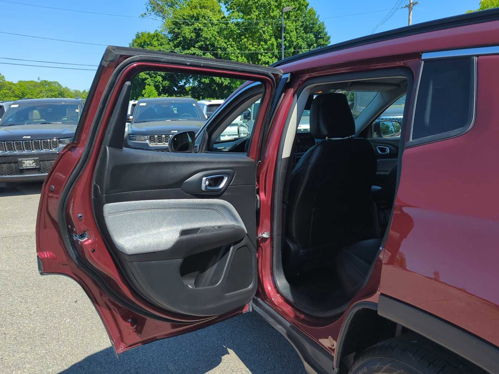 Used 2022 Jeep Compass Latitude AWD/4WD image 28