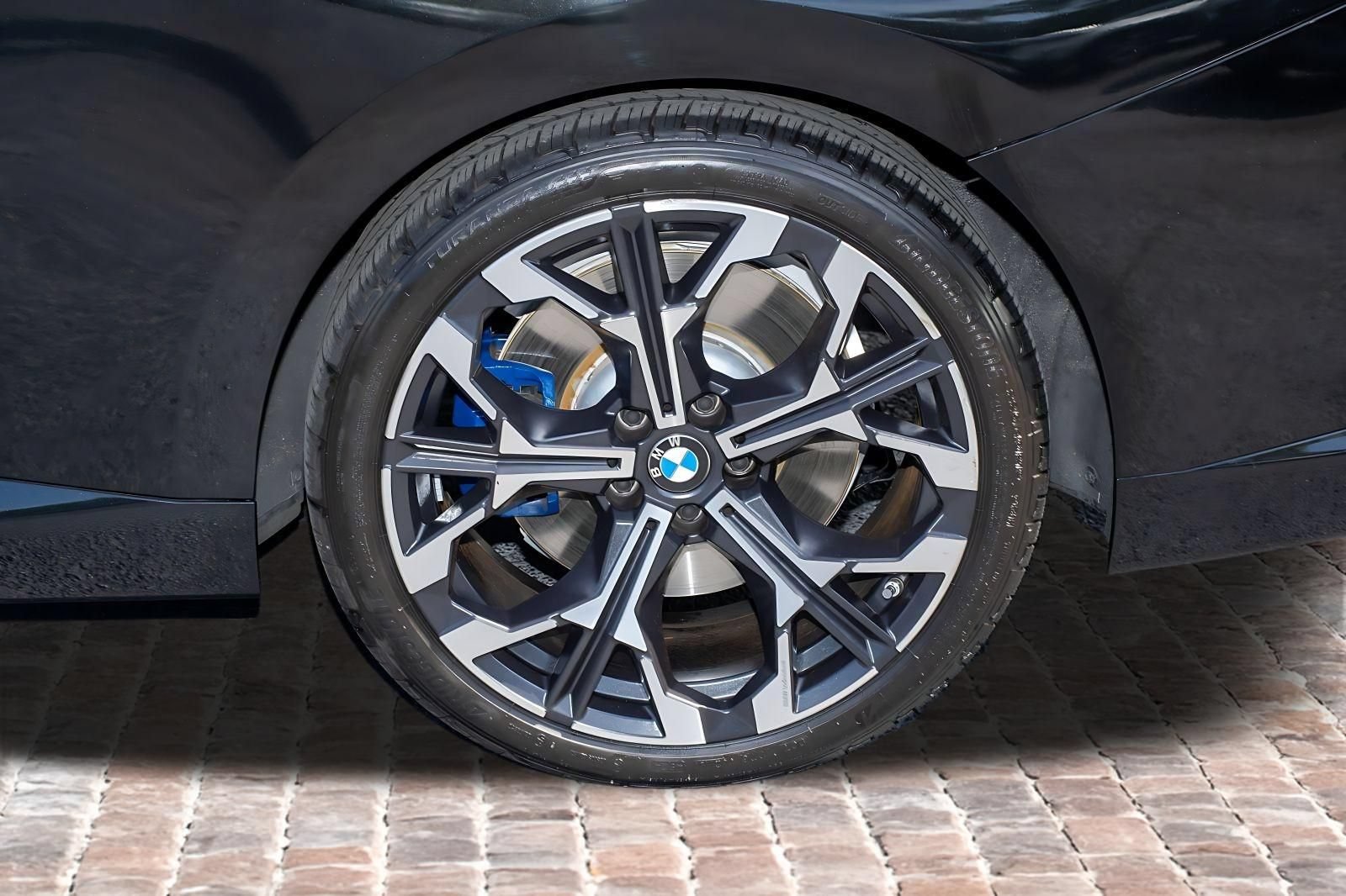 Used 2025 BMW M240i xDrive Coupe AWD/4WD image 35