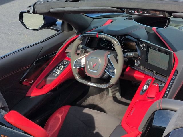 Used 2025 Chevrolet Corvette Z06 w/ Stealth Interior Trim Package RWD image 7