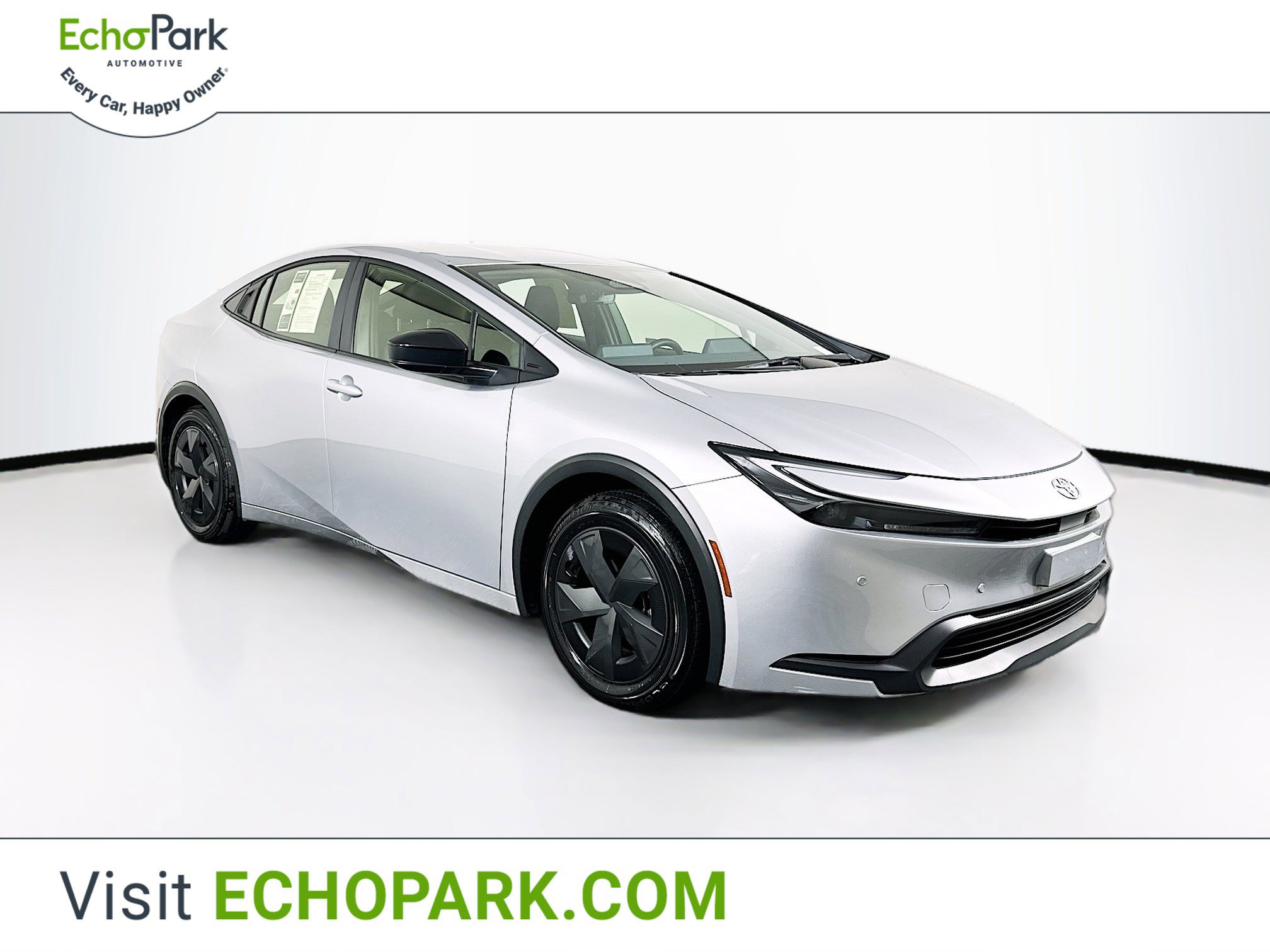 Used 2025 Toyota Prius LE image 1