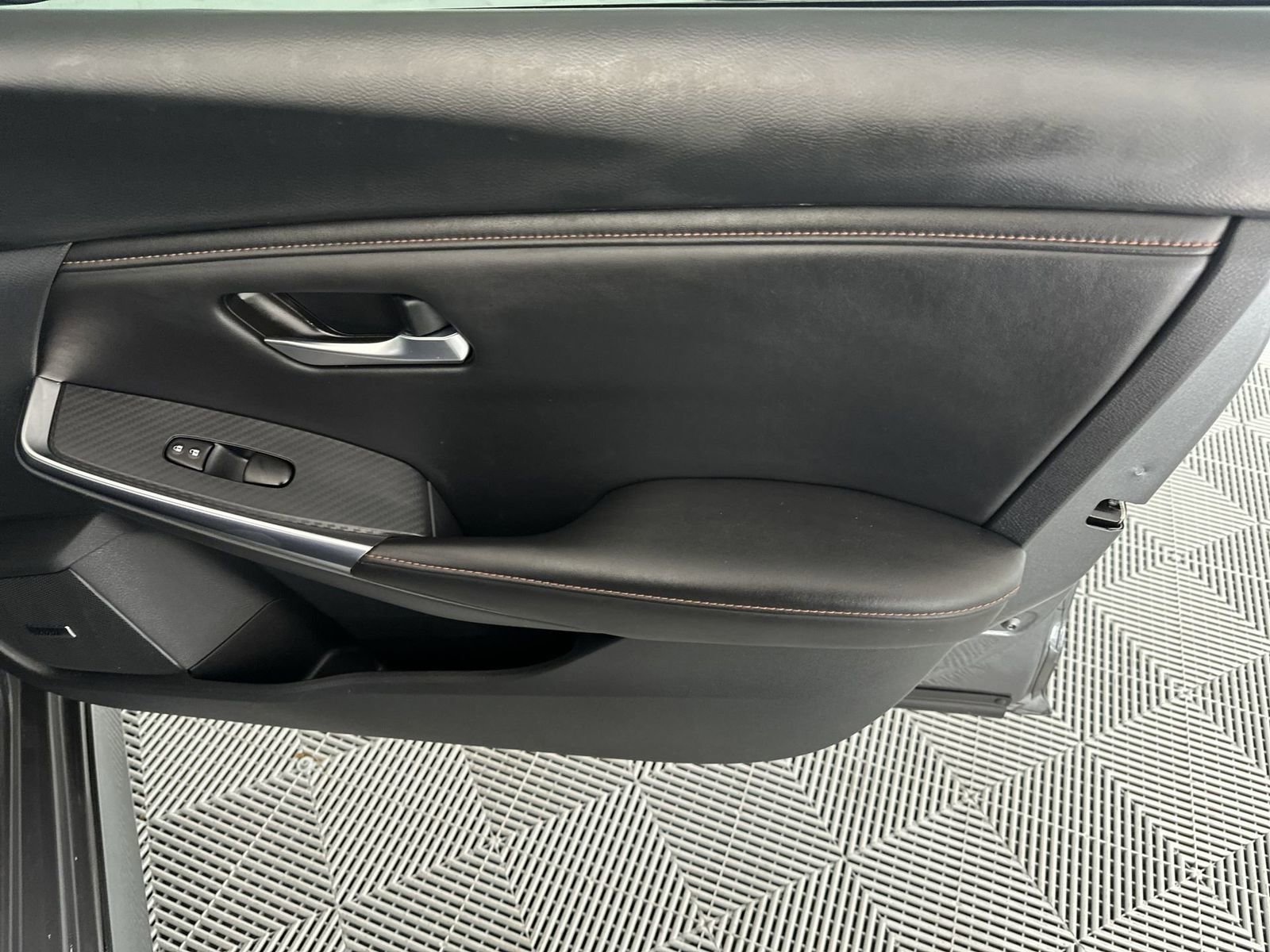 Certified 2023 Nissan Sentra SR w/ SR Premium Package image 30