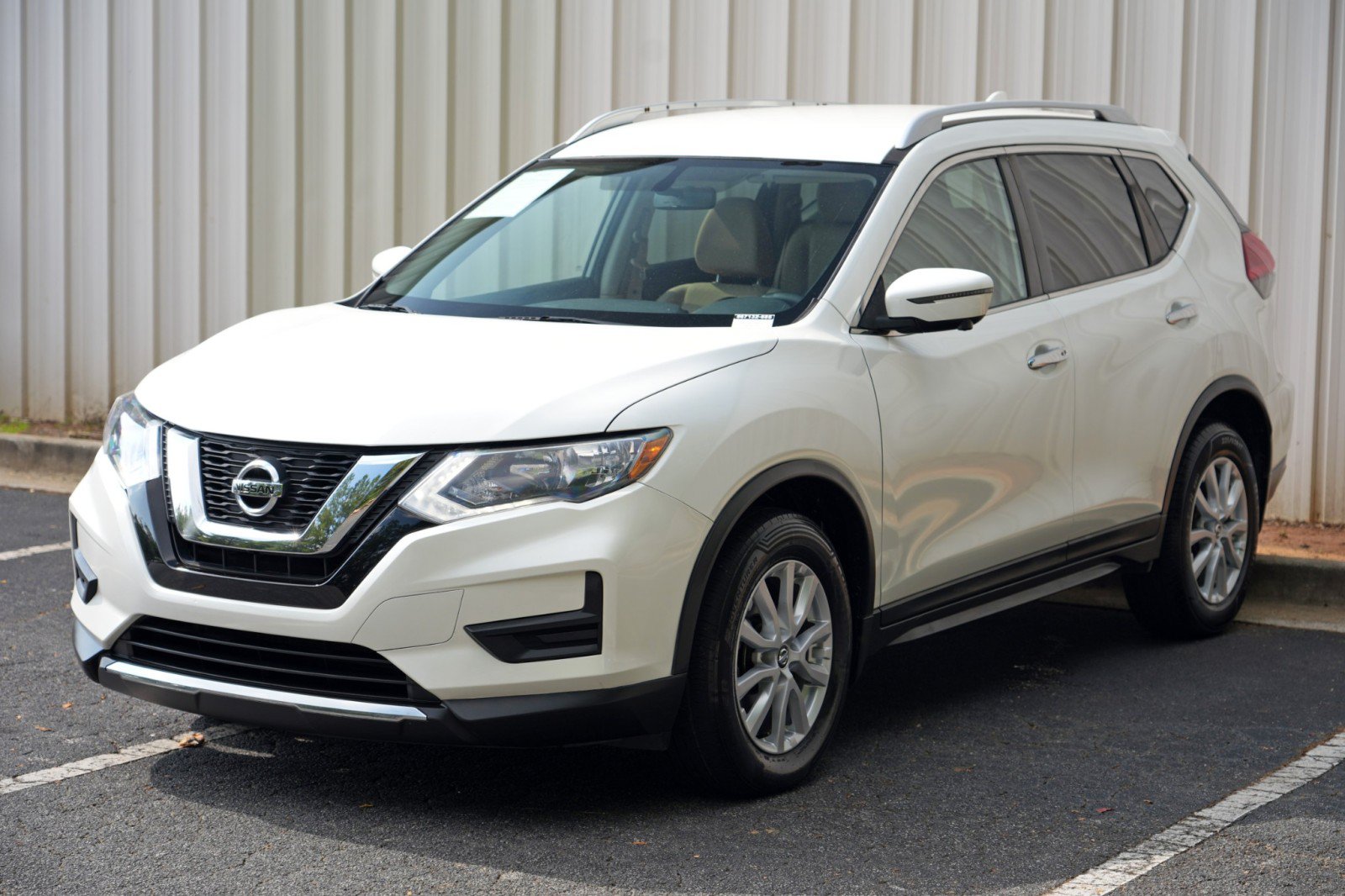 Used 2017 Nissan Rogue SV w/ SV Premium Package AWD/4WD image 43