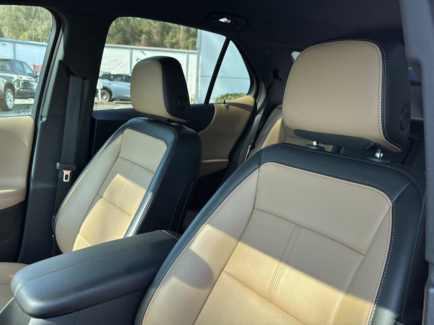 Used 2023 Chevrolet Equinox Premier image 26