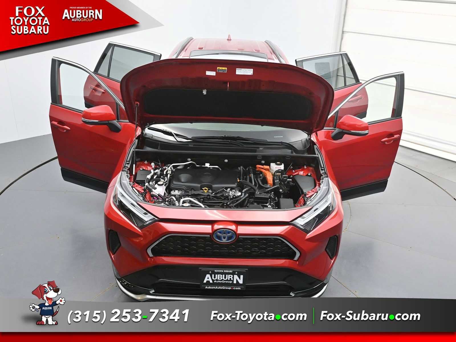 Used 2023 Toyota RAV4 SE w/ Weather & Moonroof Package AWD/4WD image 39