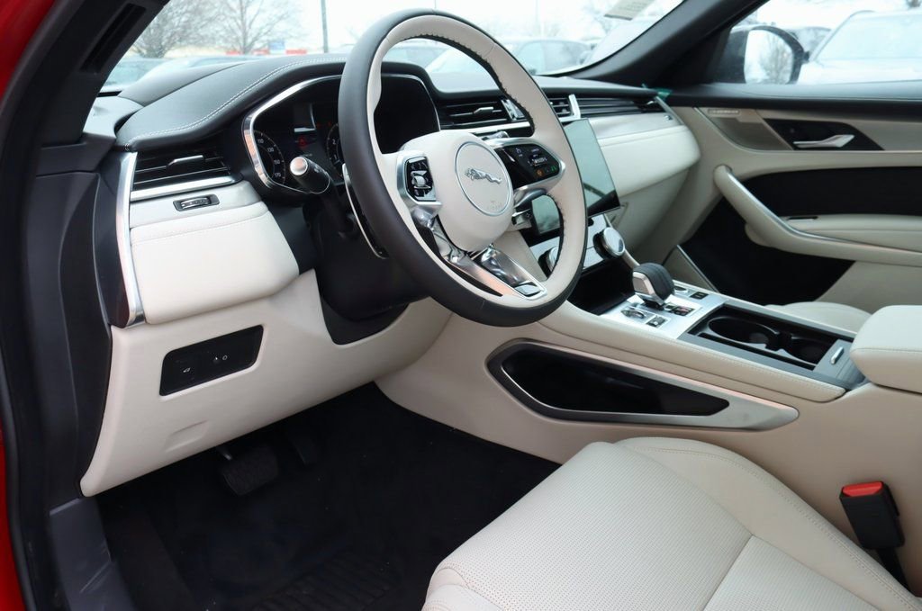 Used 2026 Jaguar F-PACE R-Dynamic S image 13
