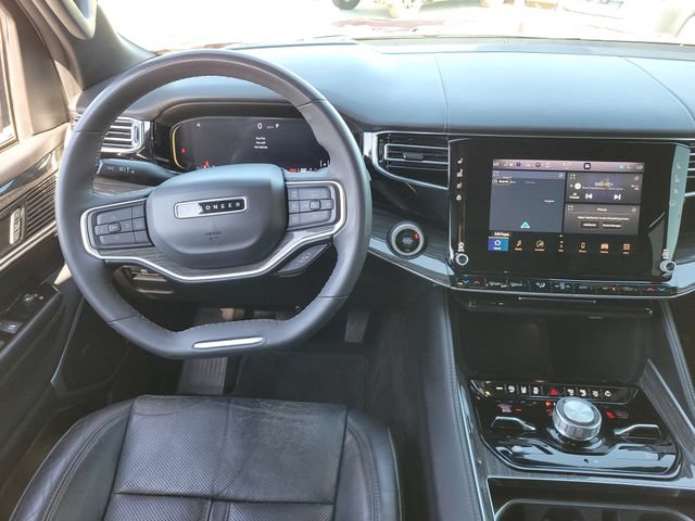 Used 2022 Jeep Wagoneer Series III w/ Premium Group I AWD/4WD image 10