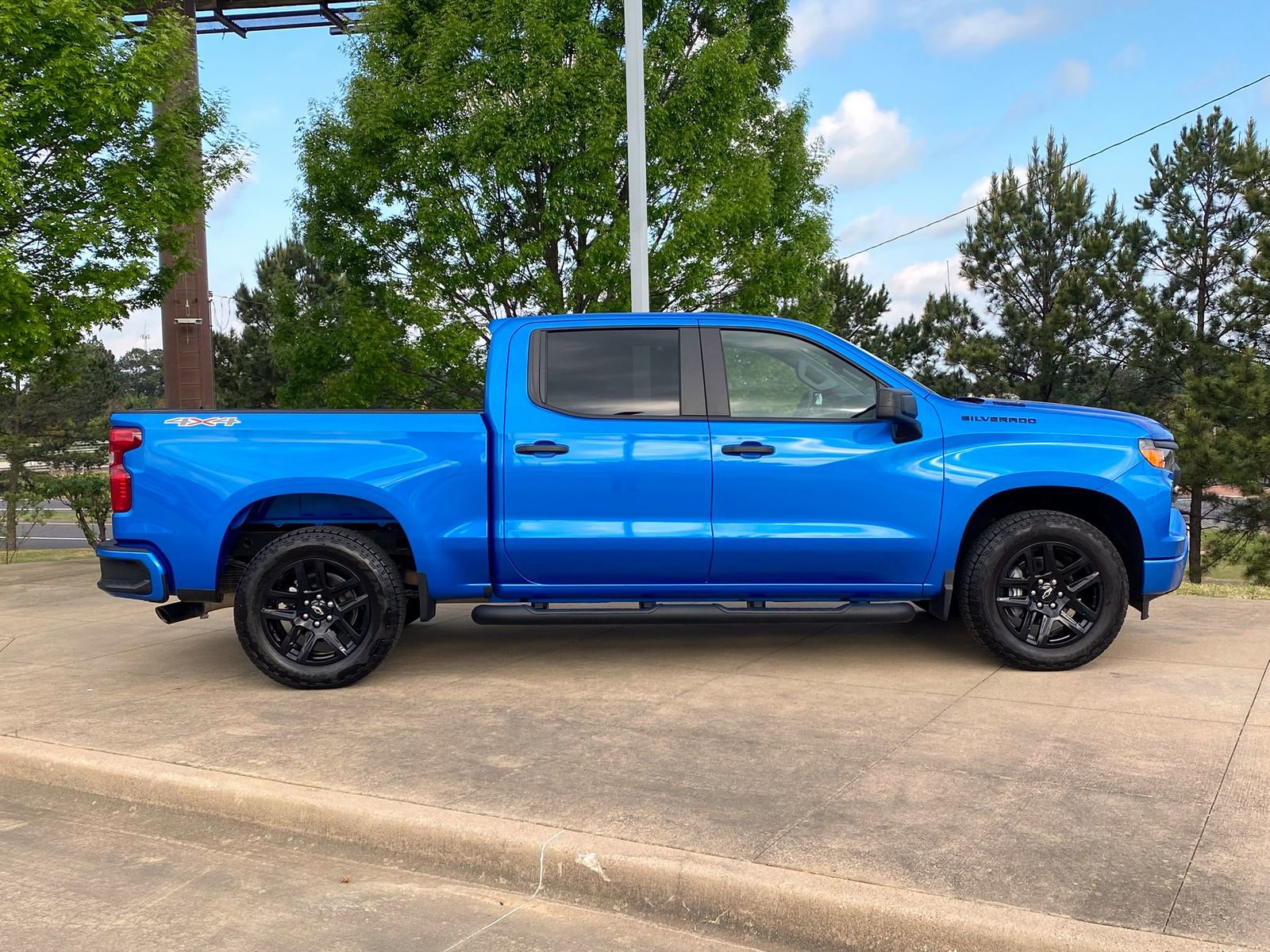 Used 2025 Chevrolet Silverado 1500 Custom w/ Turbomax Blackout Package AWD/4WD image 7