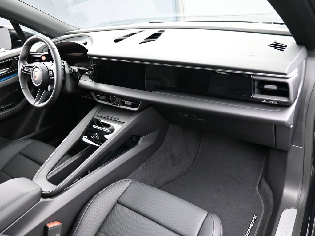 New 2026 Porsche Macan 4S Electric AWD/4WD image 31
