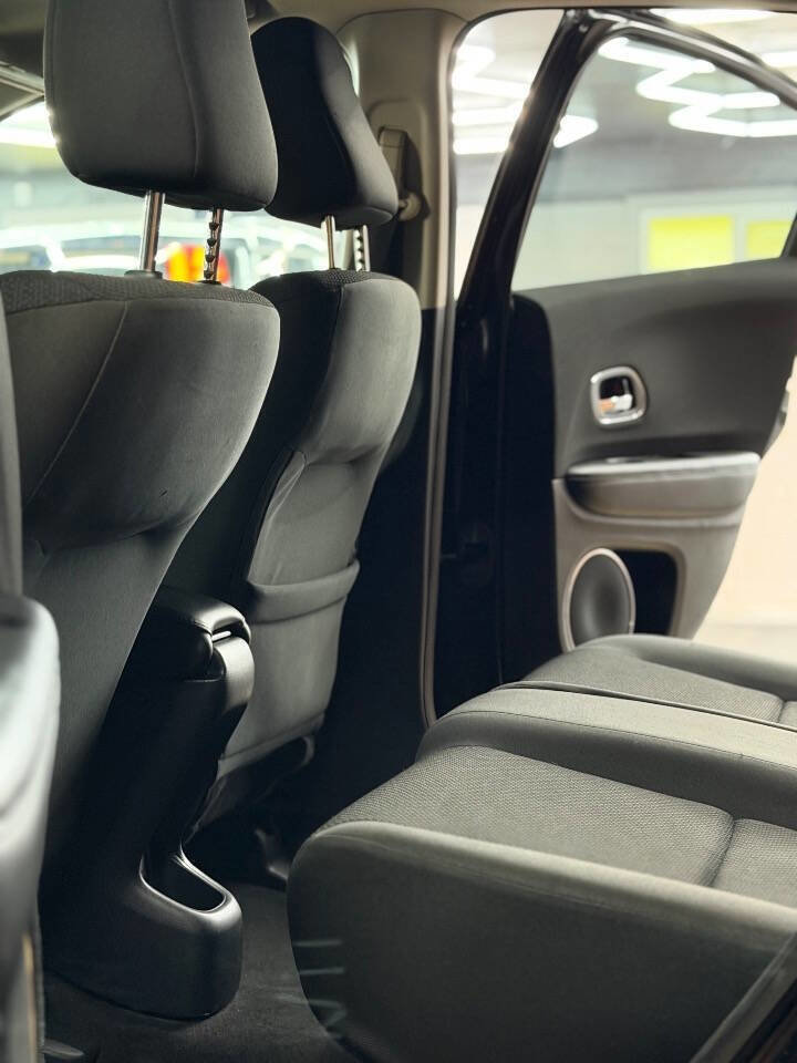 Used 2018 Honda HR-V EX image 8