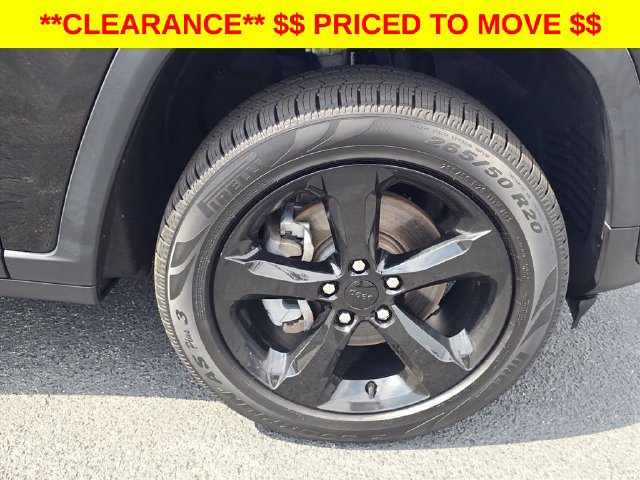 Used 2023 Jeep Grand Cherokee L Limited w/ Black Appearance Package AWD/4WD image 35