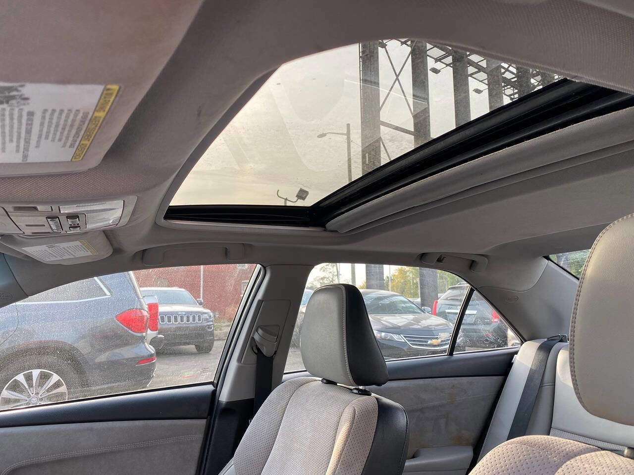 Used 2015 Toyota Camry XSE image 41