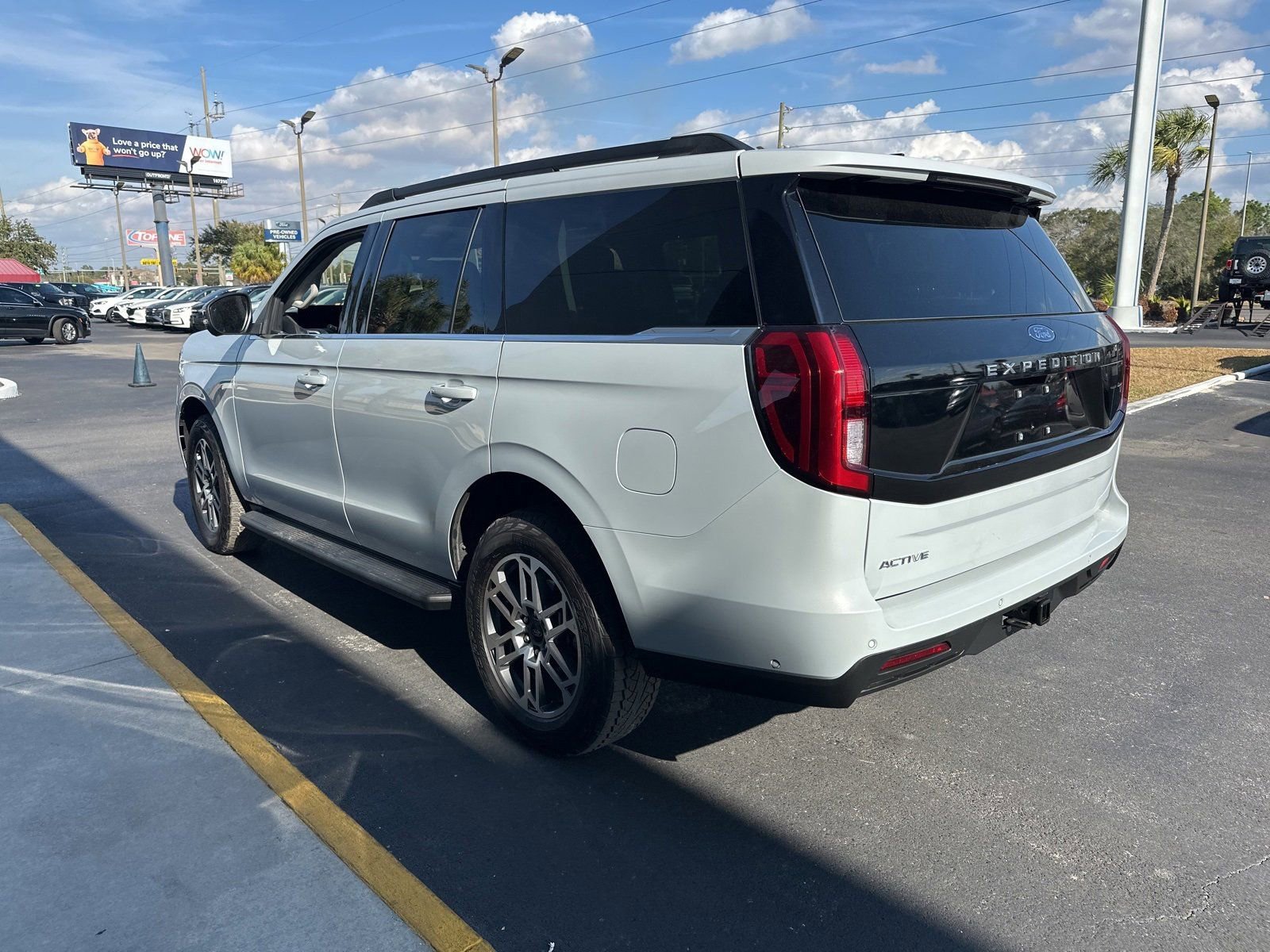 Used 2025 Ford Expedition Active image 6