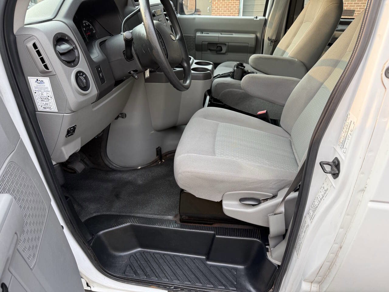 Used 2013 Ford E-250 and Econoline 250 Extended w/ PWR Group image 25