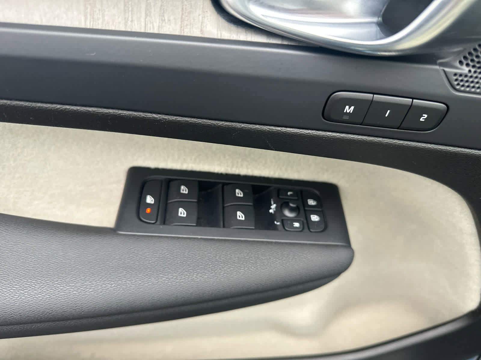 Used 2023 Volvo XC40 B5 Plus w/ Driver Assist Package image 16