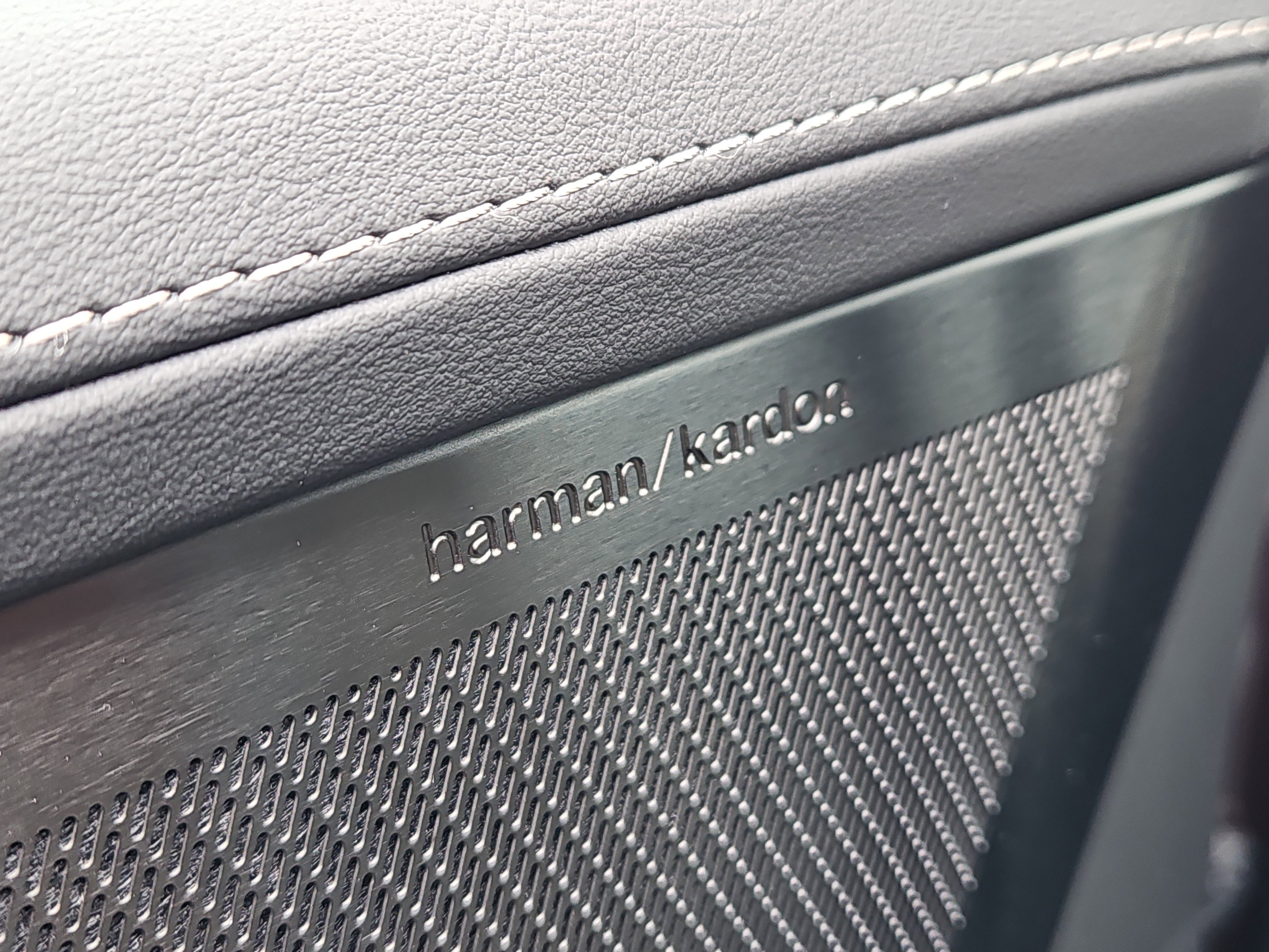 New 2026 Volvo XC90 B6 Plus w/ Protection Package Premier image 9