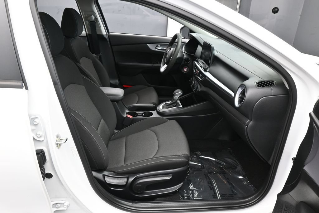 Used 2023 Kia Forte LXS FWD image 35