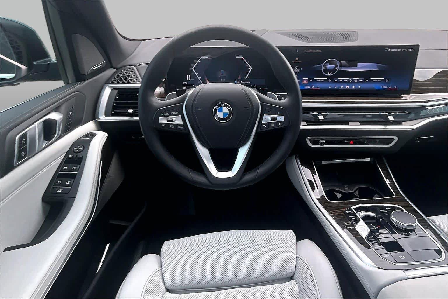 Used 2025 BMW X5 sDrive40i w/ Premium Package RWD image 5