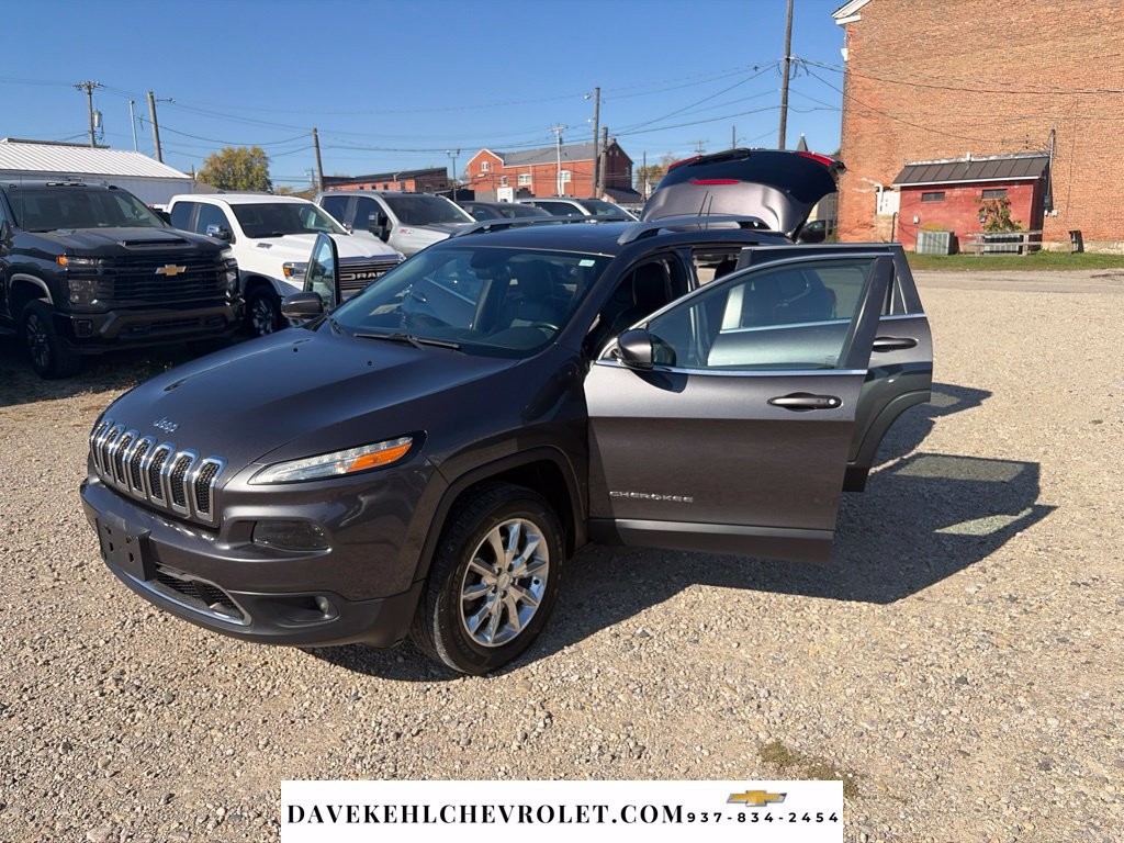 Used 2015 Jeep Cherokee Limited w/ Luxury Group AWD/4WD image 25