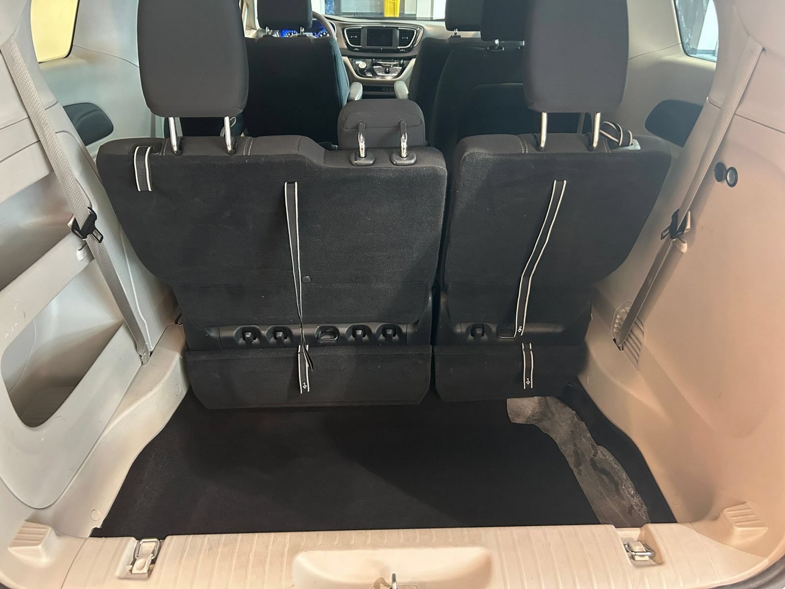 Used 2024 Chrysler Voyager LX FWD image 32