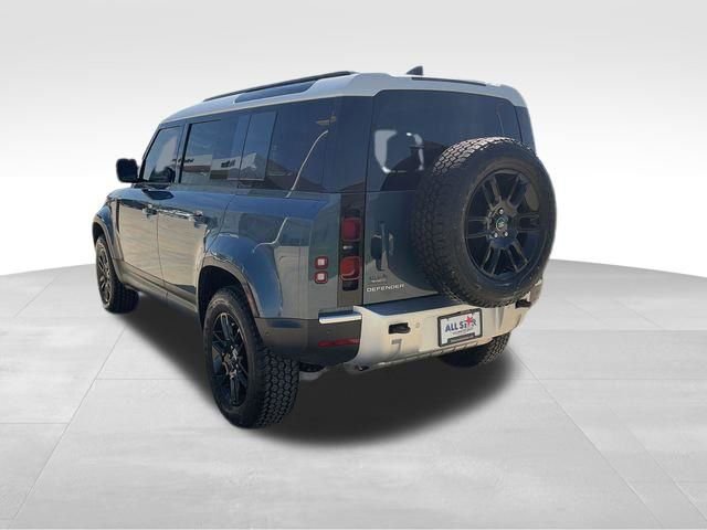 Used 2024 Land Rover Defender 110 S image 5
