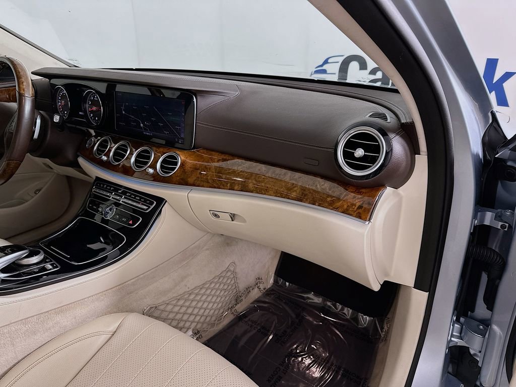 Used 2018 Mercedes-Benz E 300 image 33