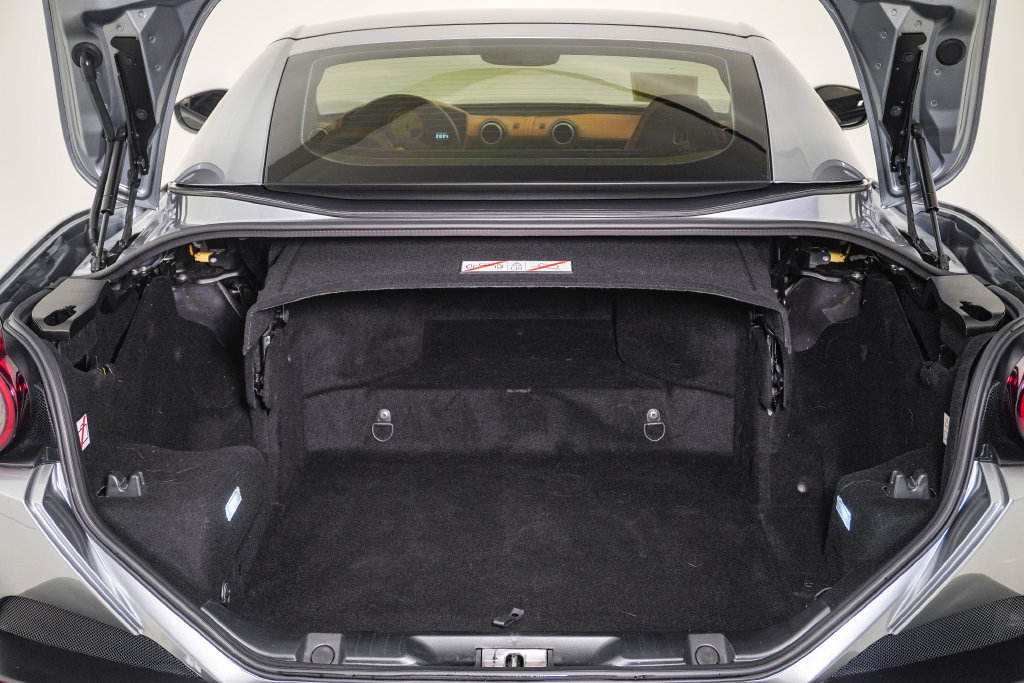 Used 2019 Ferrari Portofino RWD image 36
