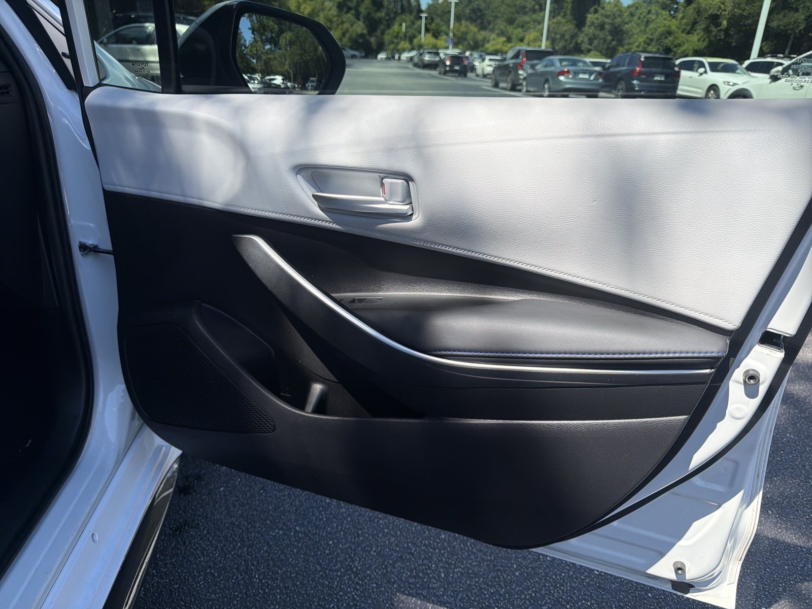 Used 2020 Toyota Corolla SE FWD image 34