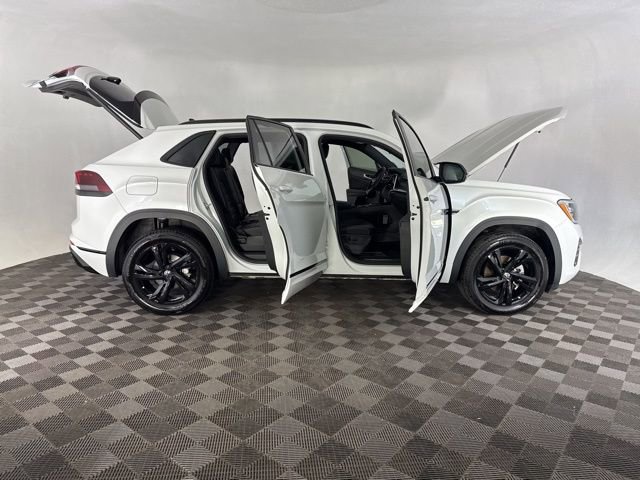 Used 2025 Volkswagen Atlas Cross Sport SEL R-Line image 13