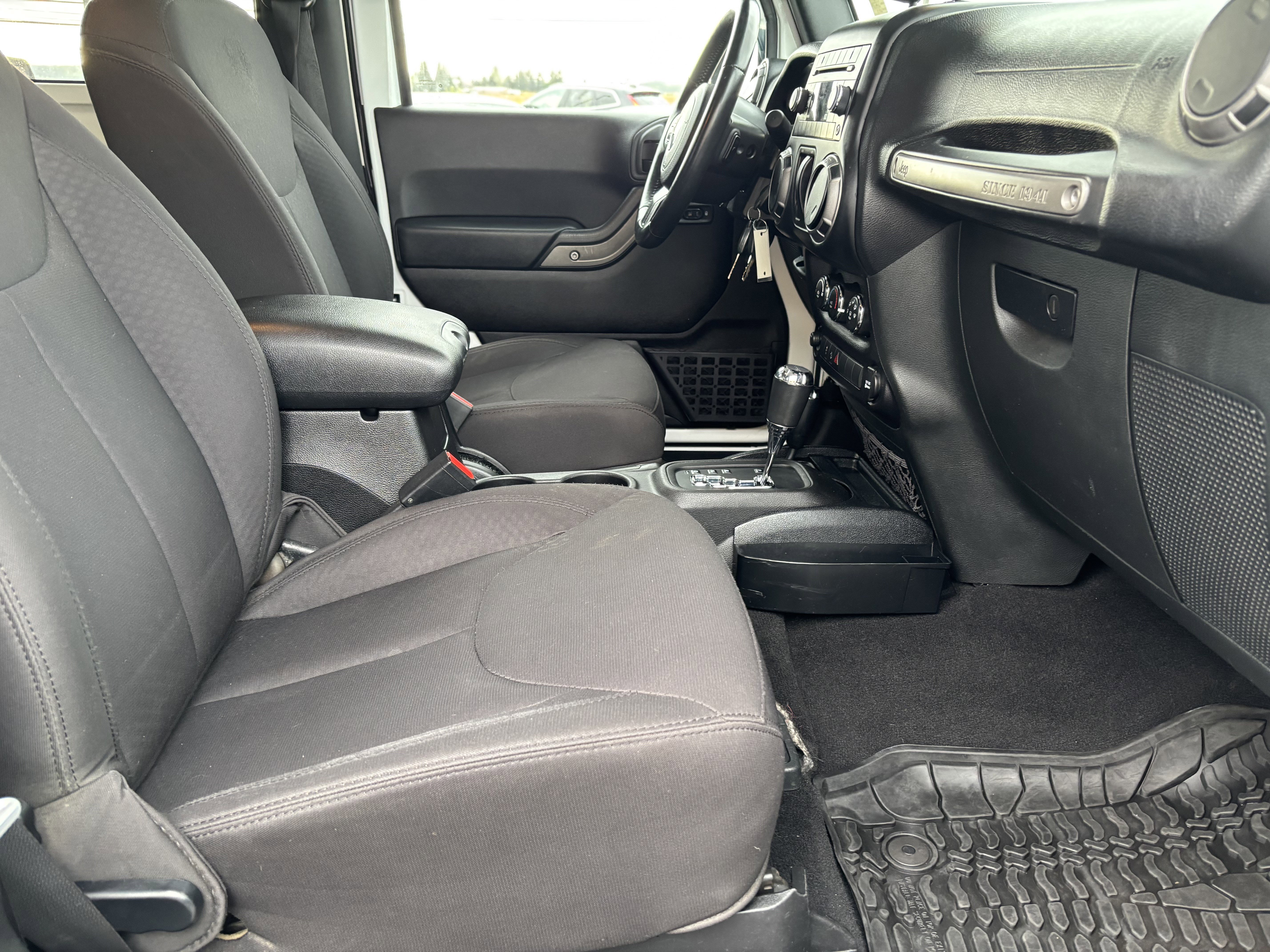 Used 2015 Jeep Wrangler Sport AWD/4WD image 27