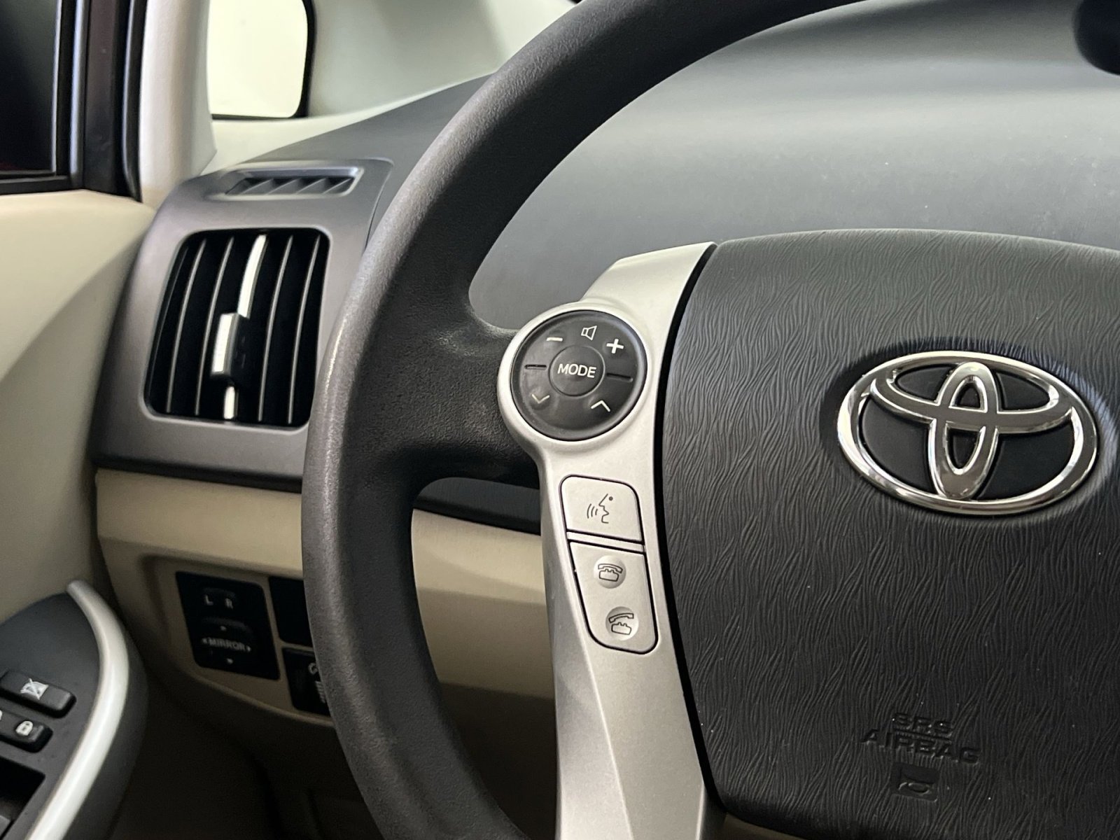 Used 2011 Toyota Prius Three image 30