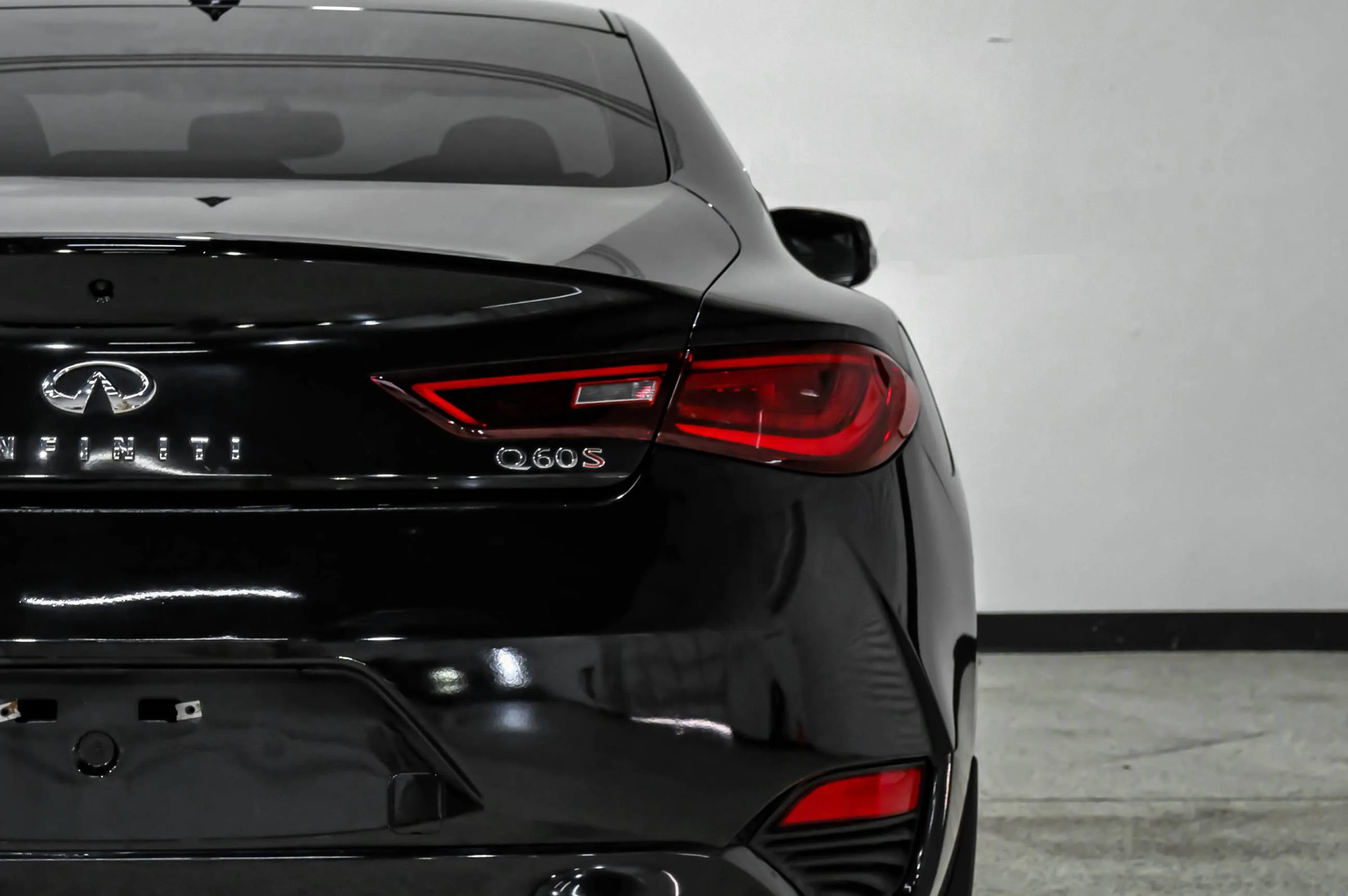 Used 2017 INFINITI Q60 Red Sport 400 RWD image 51