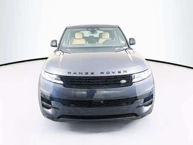 Used 2024 Land Rover Range Rover Sport SE image 2