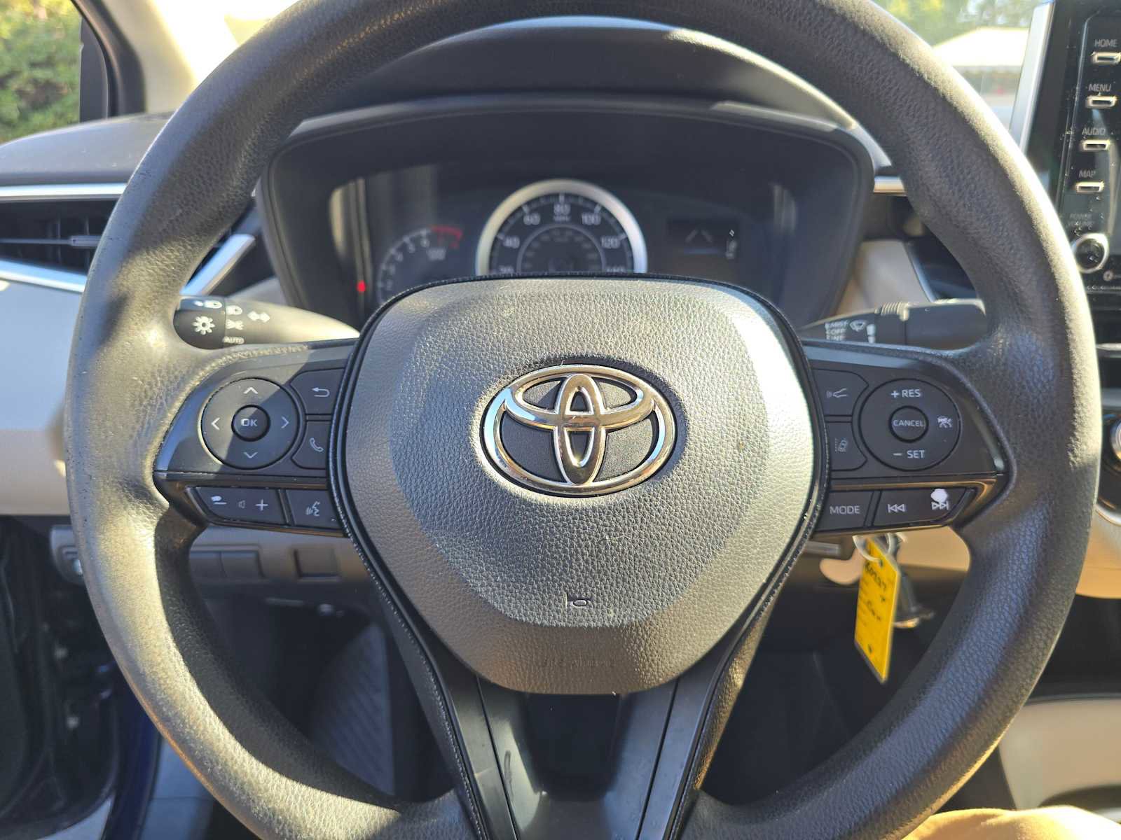 Used 2021 Toyota Corolla LE image 24