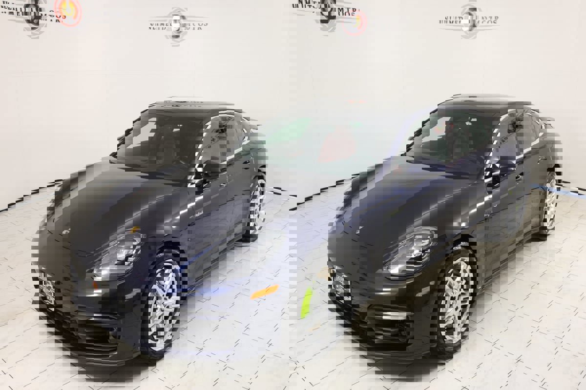 Used 2021 Porsche Panamera 4S w/ Premium Package image 35
