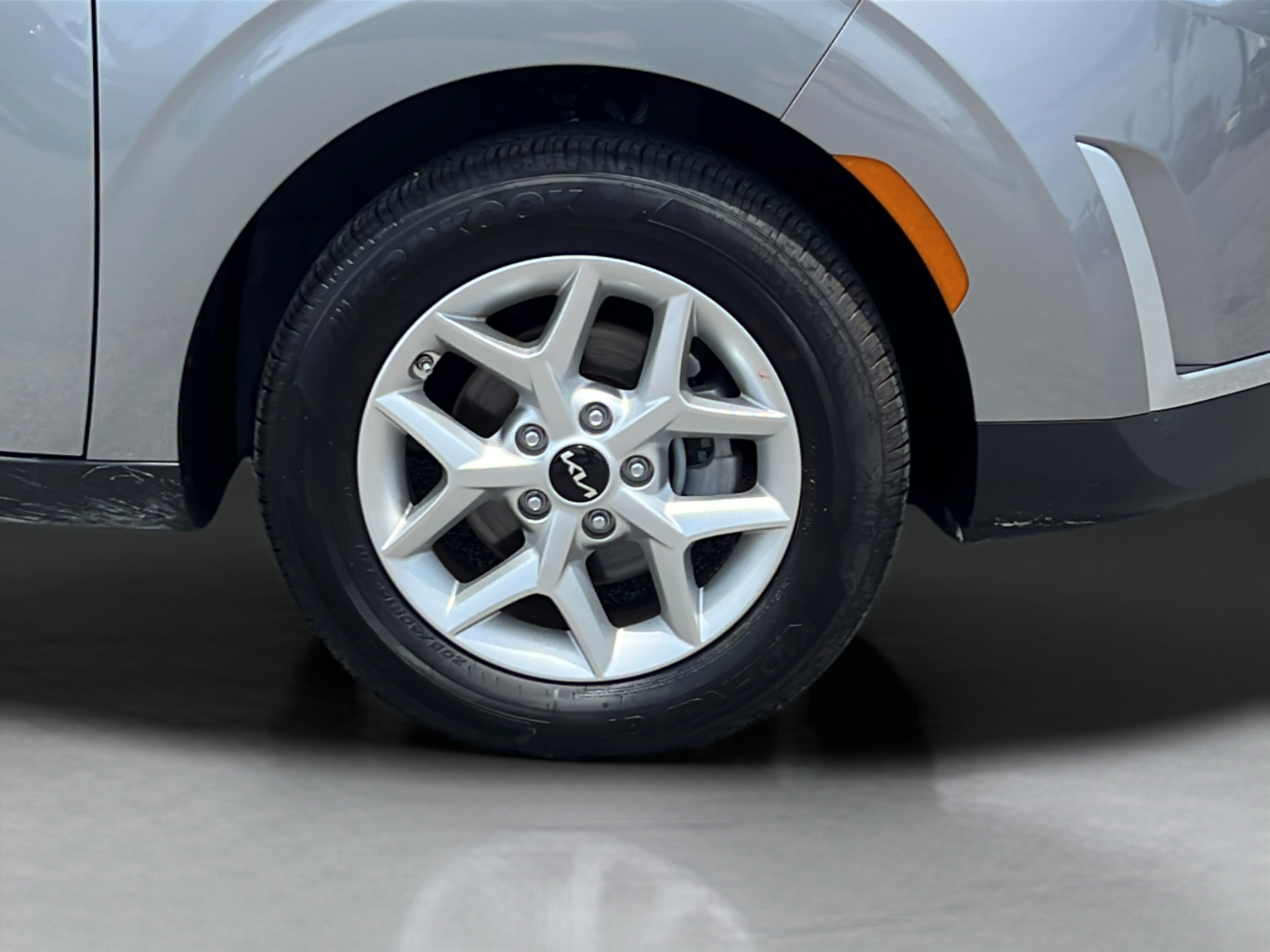 Certified 2025 Kia Soul LX w/ LX Technology Package FWD image 23